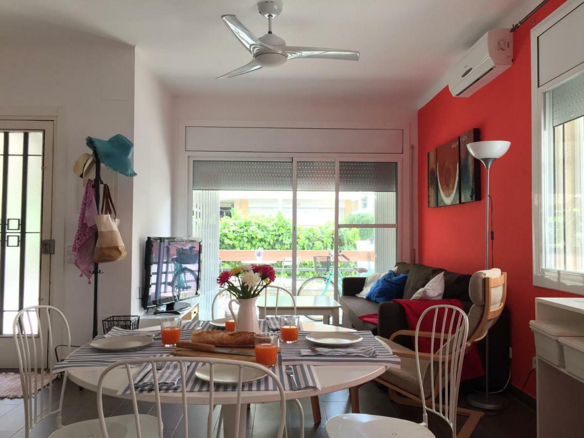 Nice Apartment 80 Meters From The Beach Calafell Buitenkant foto