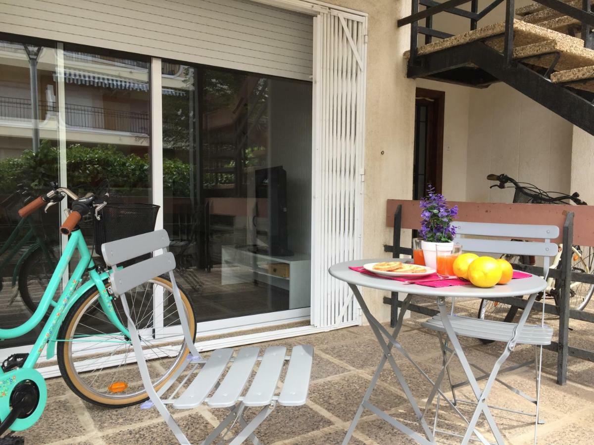 Nice Apartment 80 Meters From The Beach Calafell Buitenkant foto